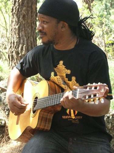 Brinsley Forde 2008 with Guitar